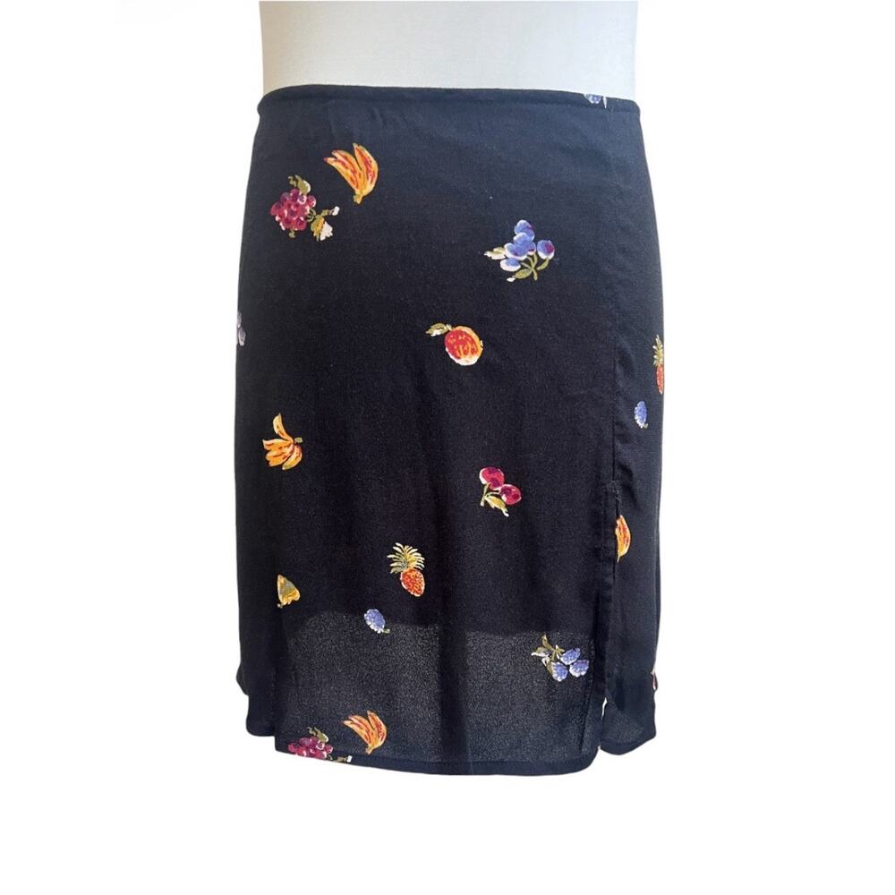 Reformation Margot Mini Skirt Womens Sz 0 Black Fruit Print Side Slit
